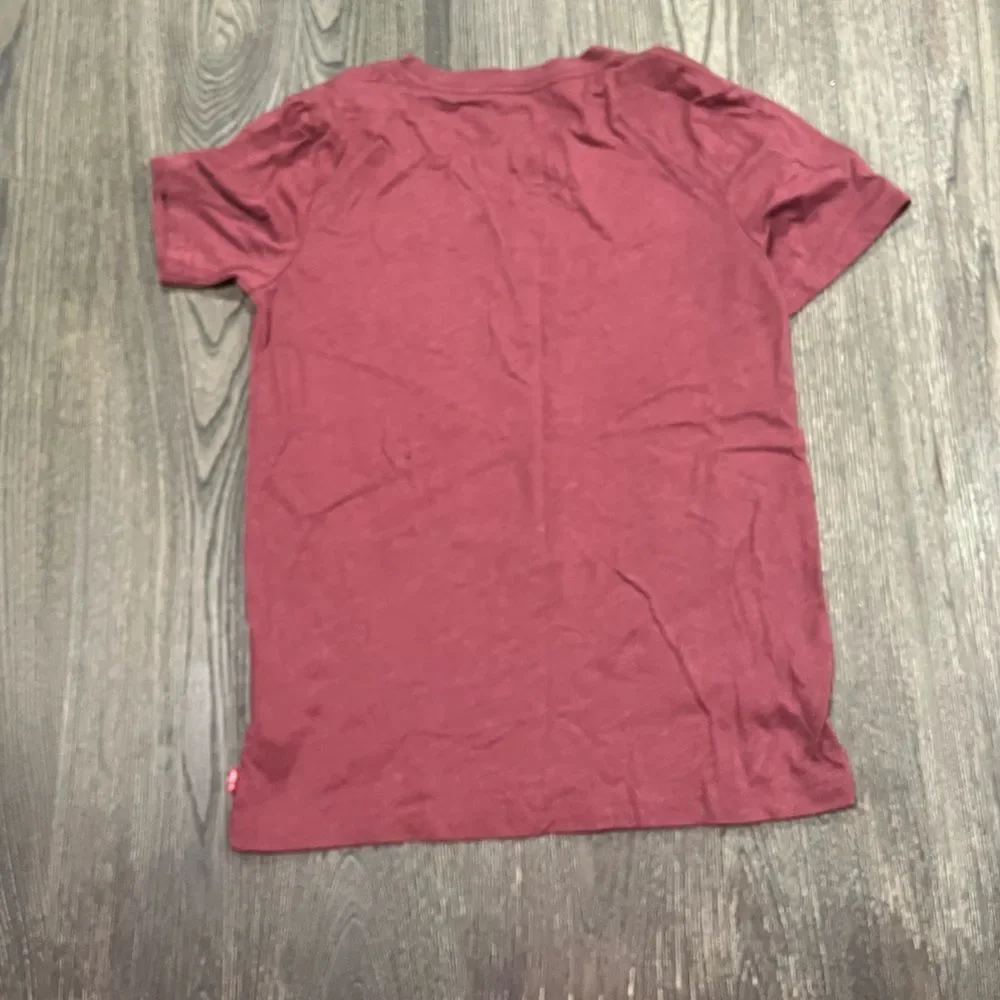 Levi's Boys T-Shirt Short Sleeve Crewneck Logo Print Pullover Red Size 14-16 - Picture 5 of 5